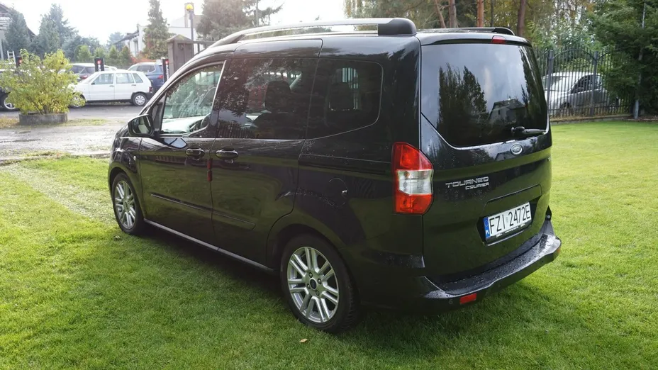 FORD Tourneo Courier -