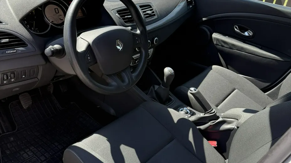 RENAULT Megane -