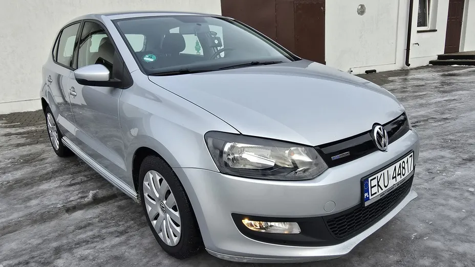 VOLKSWAGEN Polo -
