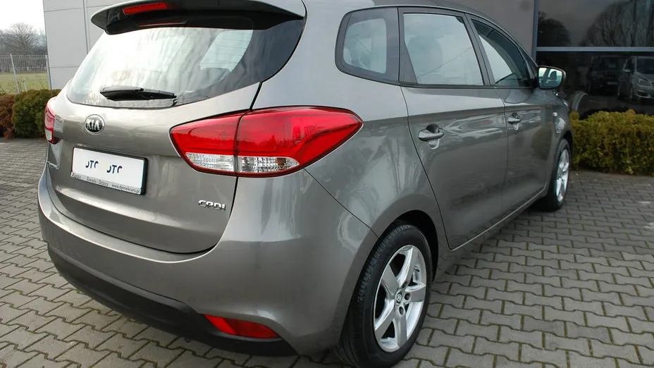 KIA Carens -