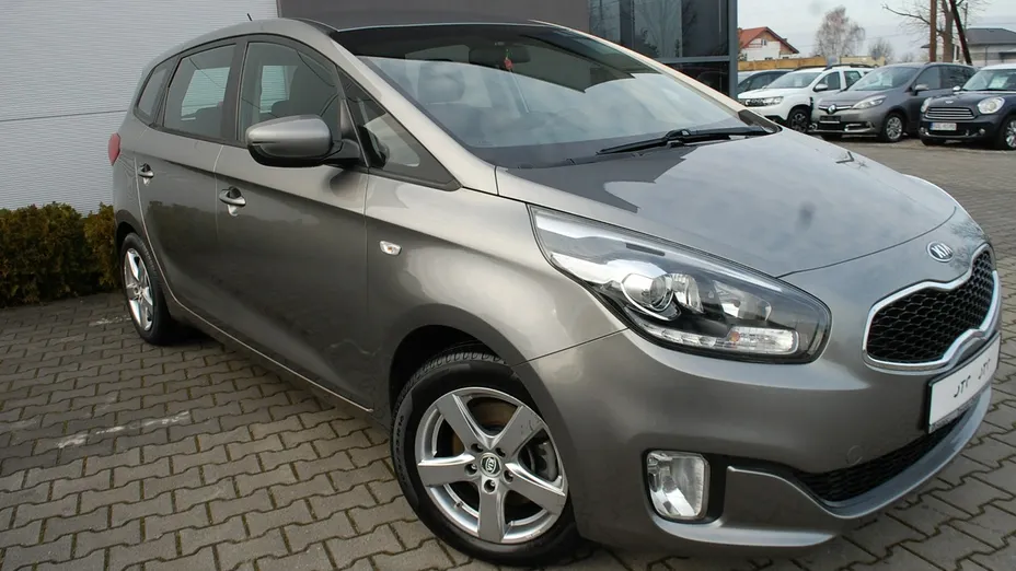 KIA Carens -