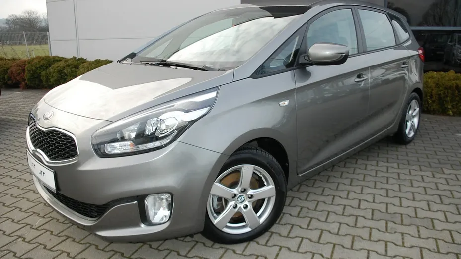 KIA Carens -