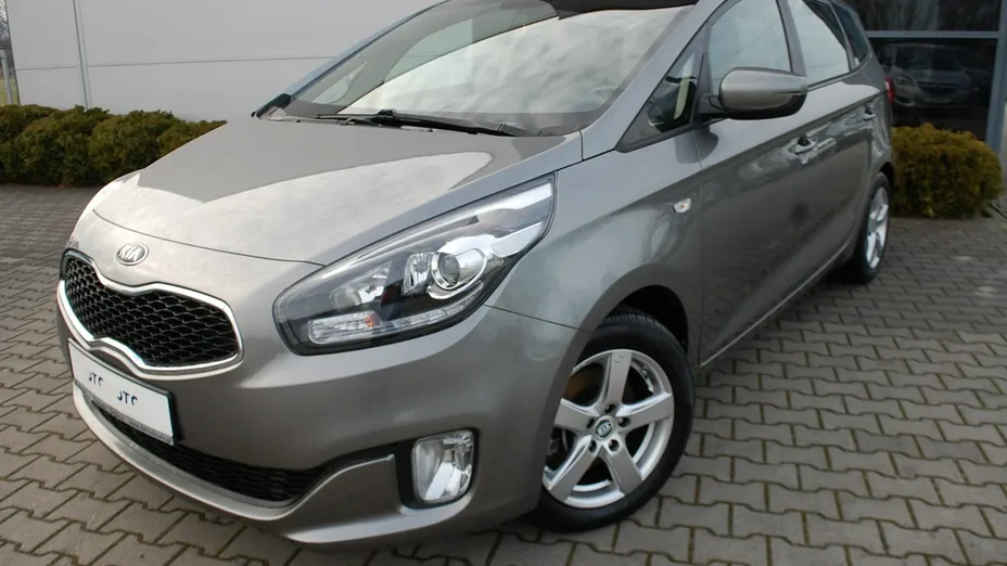 KIA Carens -
