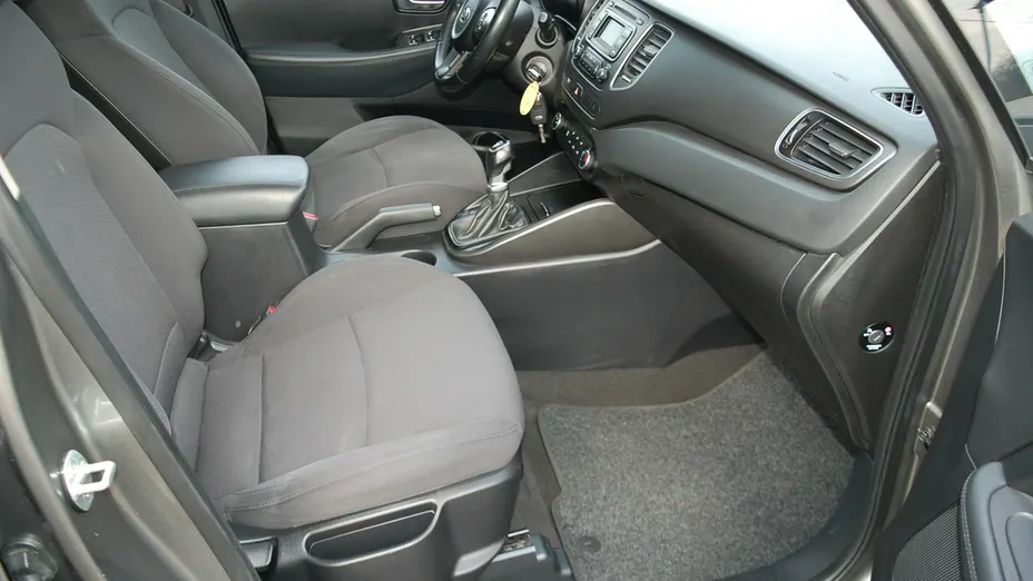 KIA Carens -