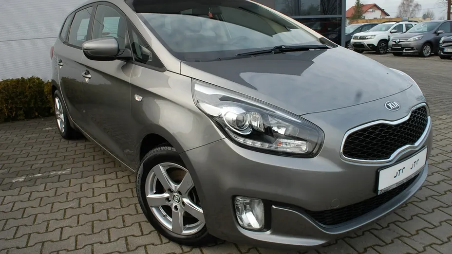 KIA Carens -