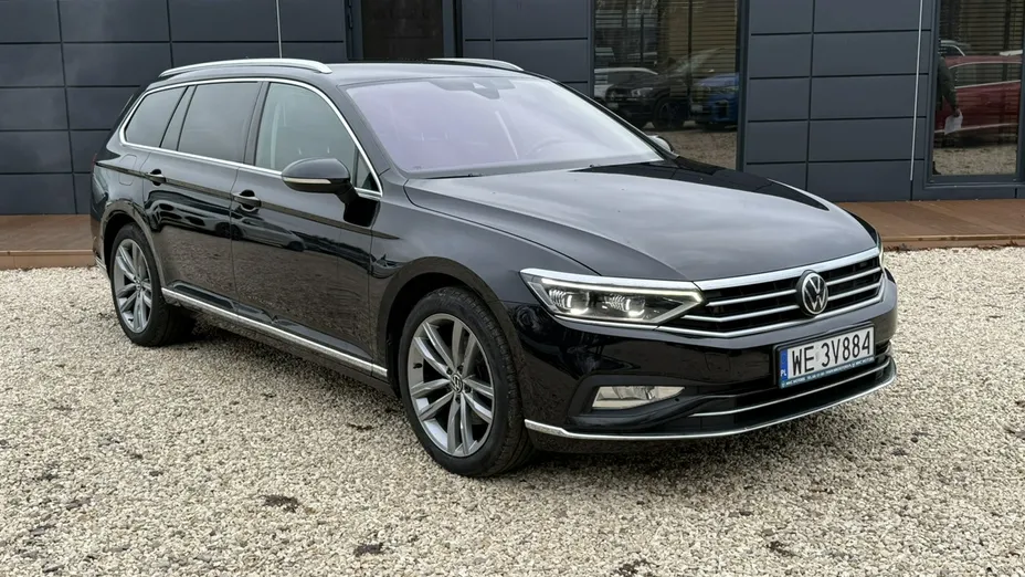 VOLKSWAGEN Passat -