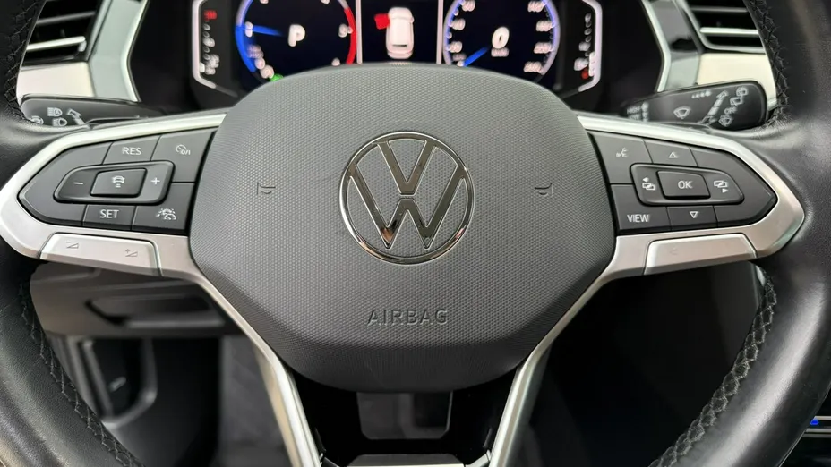 VOLKSWAGEN Passat -