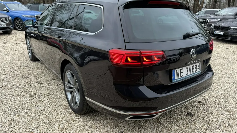 VOLKSWAGEN Passat -