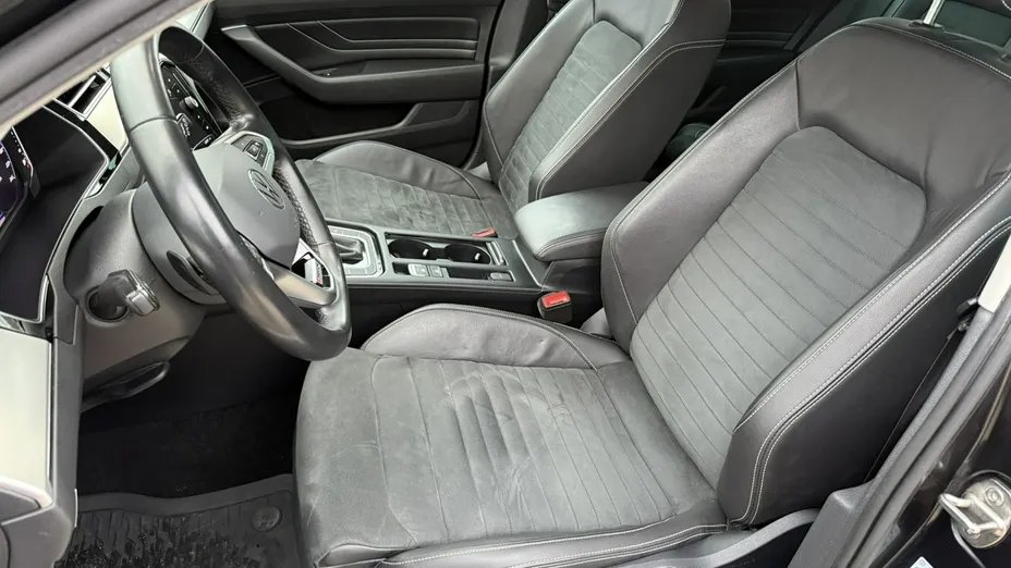 VOLKSWAGEN Passat -