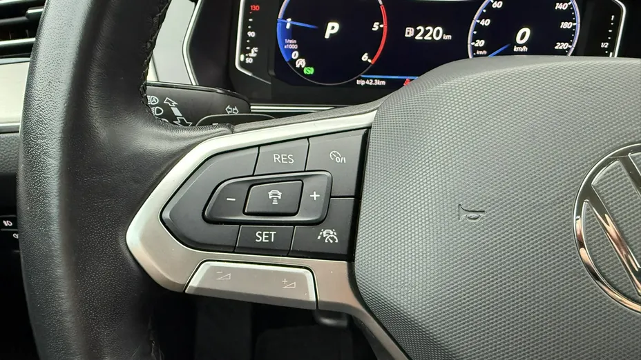 VOLKSWAGEN Passat -