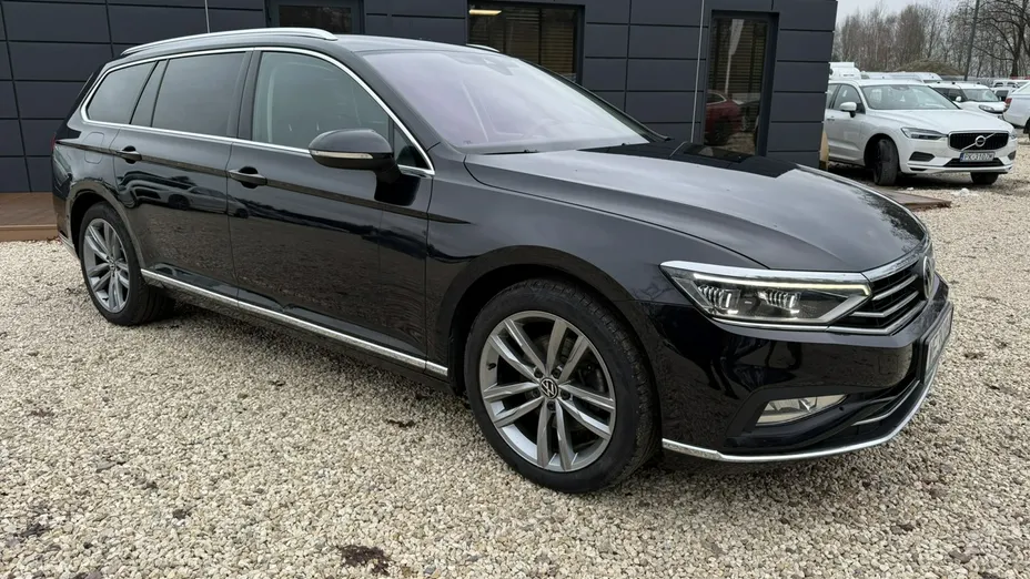 VOLKSWAGEN Passat -