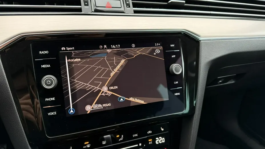 VOLKSWAGEN Passat -