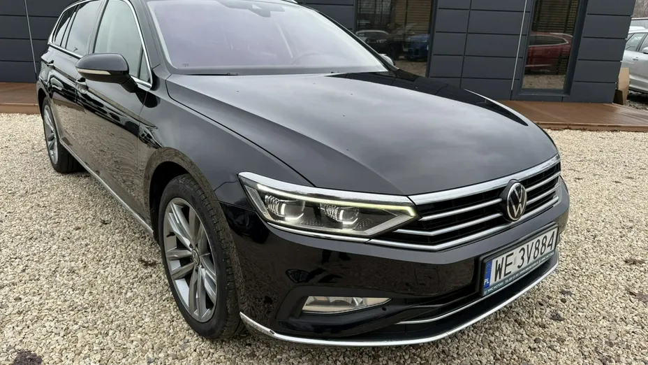 VOLKSWAGEN Passat -