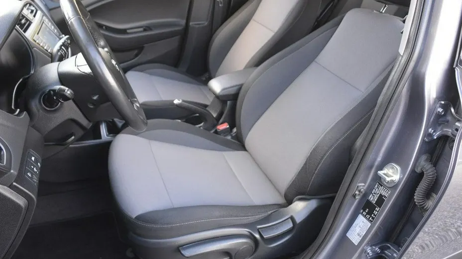 HYUNDAI i20 -