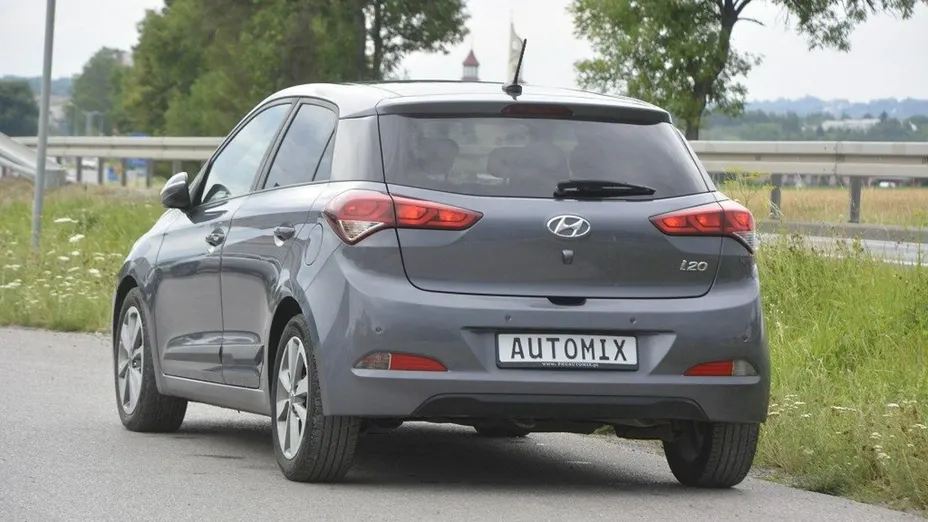 HYUNDAI i20 -