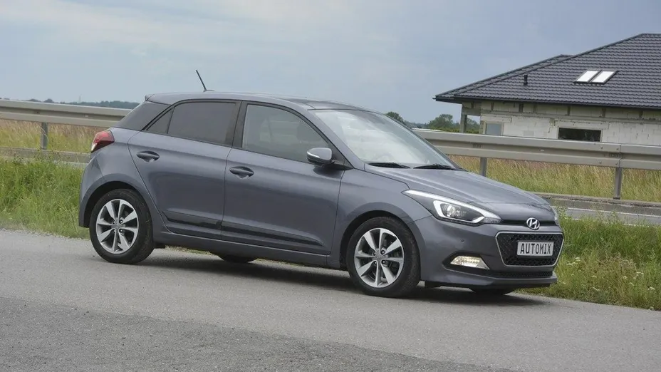 HYUNDAI i20 -