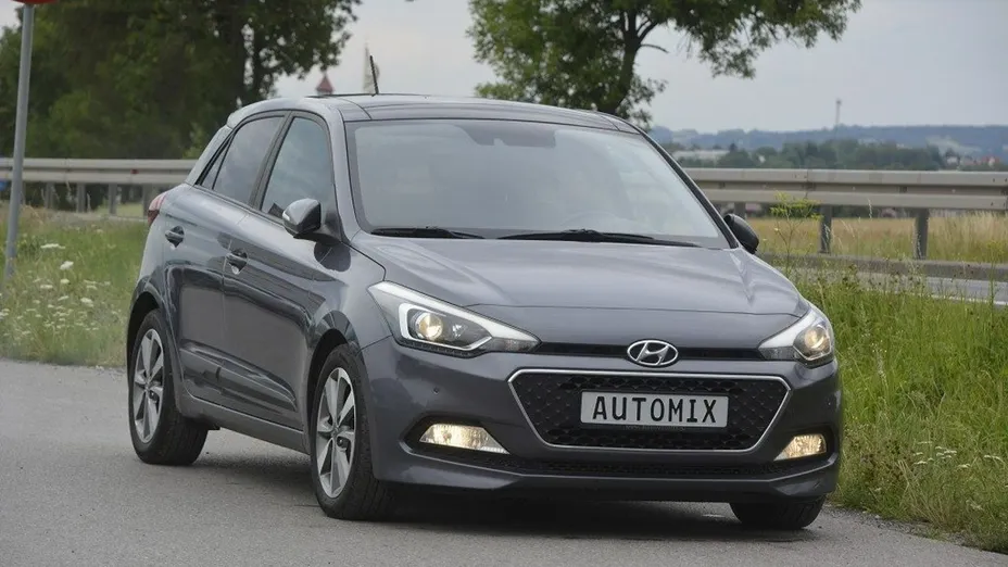 HYUNDAI i20 -