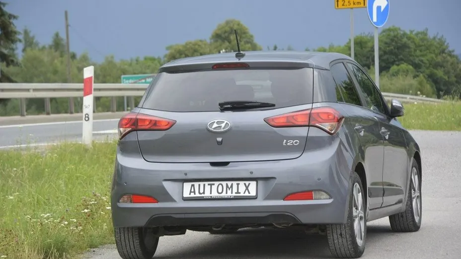 HYUNDAI i20 -