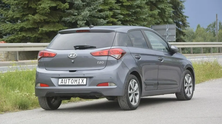 HYUNDAI i20 -