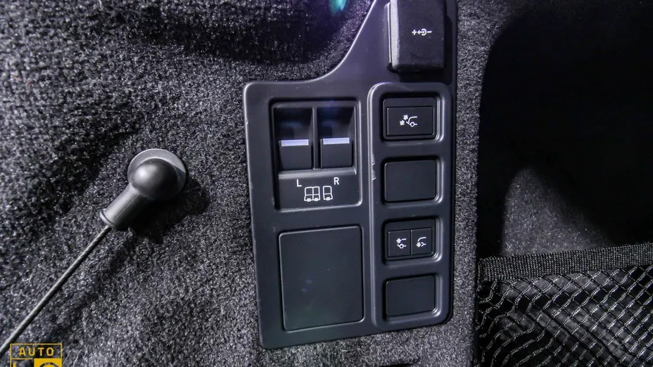 LAND ROVER Discovery -