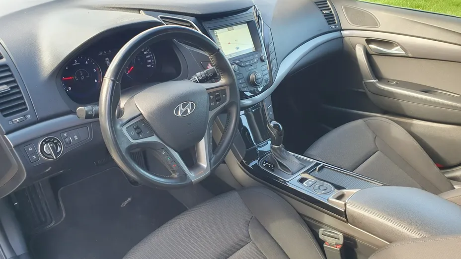 HYUNDAI i40 -