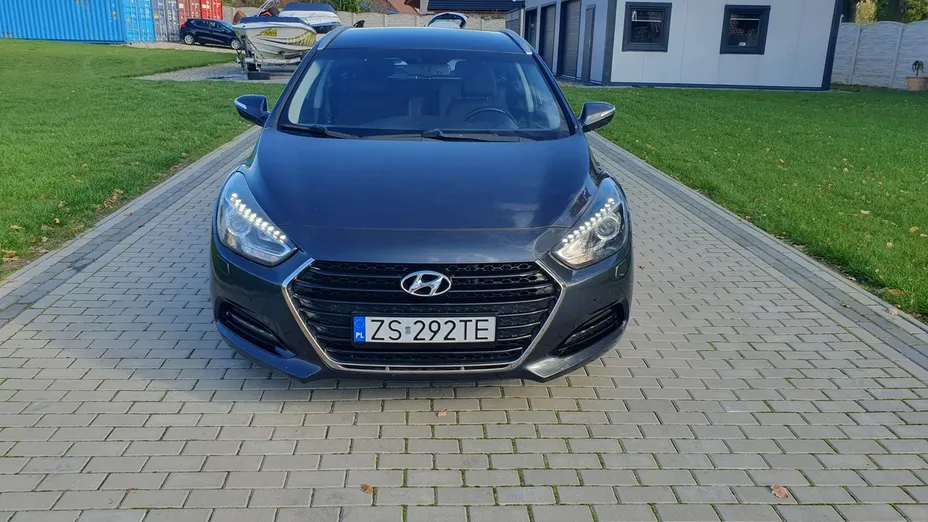 HYUNDAI i40 -