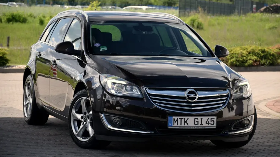 OPEL Insignia -
