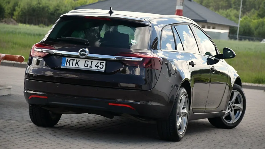 OPEL Insignia -