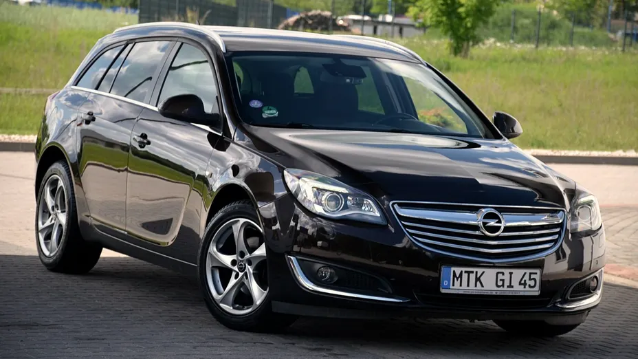 OPEL Insignia -