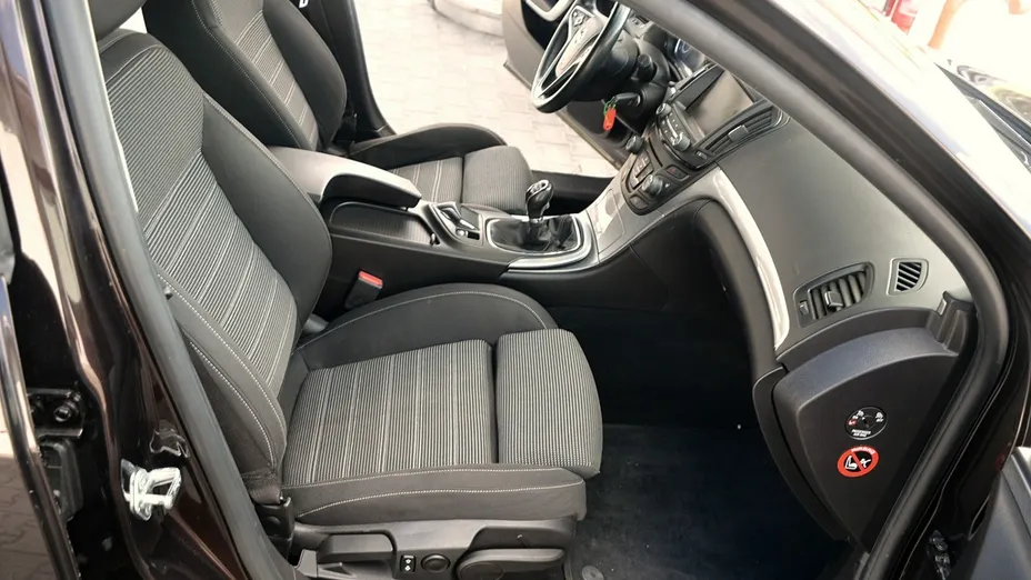 OPEL Insignia -