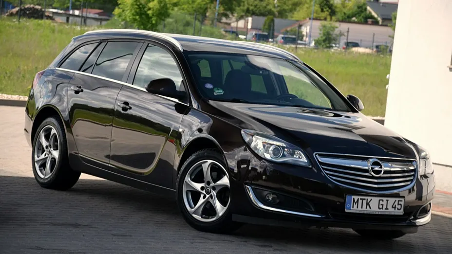 OPEL Insignia -