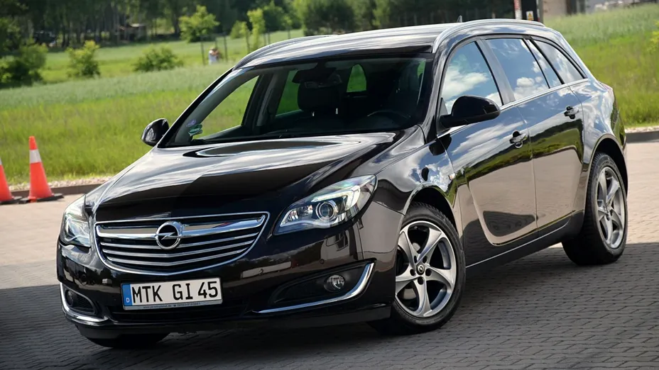 OPEL Insignia -