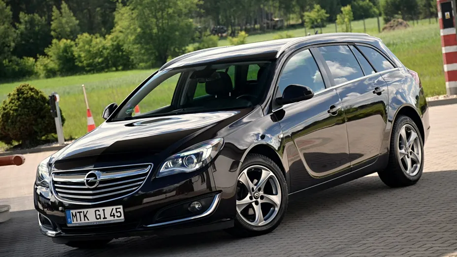 OPEL Insignia -