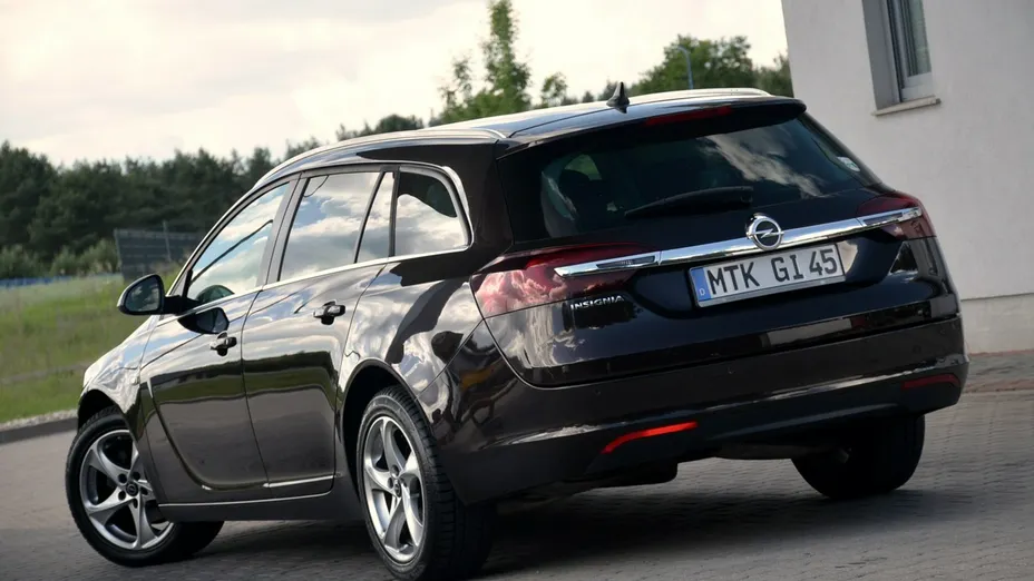 OPEL Insignia -