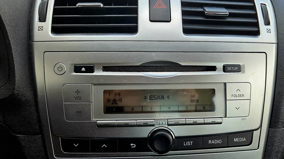 TOYOTA Avensis -