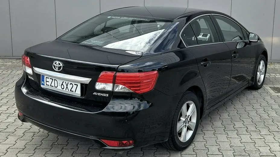 TOYOTA Avensis -