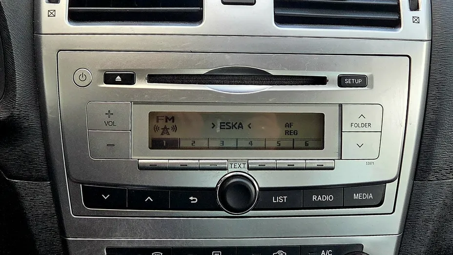 TOYOTA Avensis -