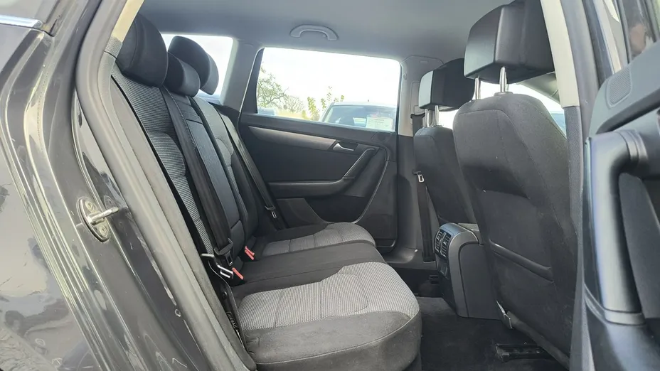 VOLKSWAGEN Passat -