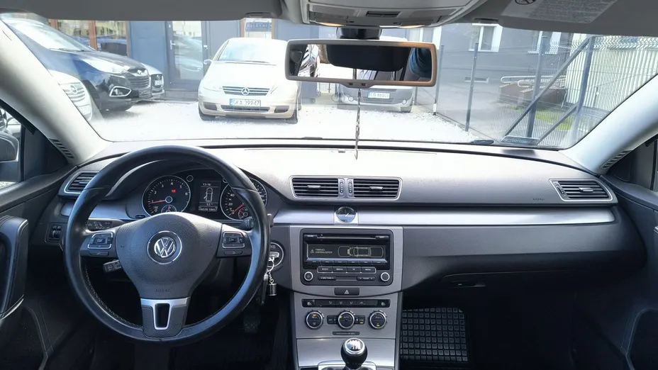 VOLKSWAGEN Passat -