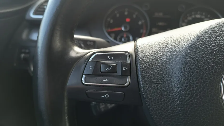 VOLKSWAGEN Passat -