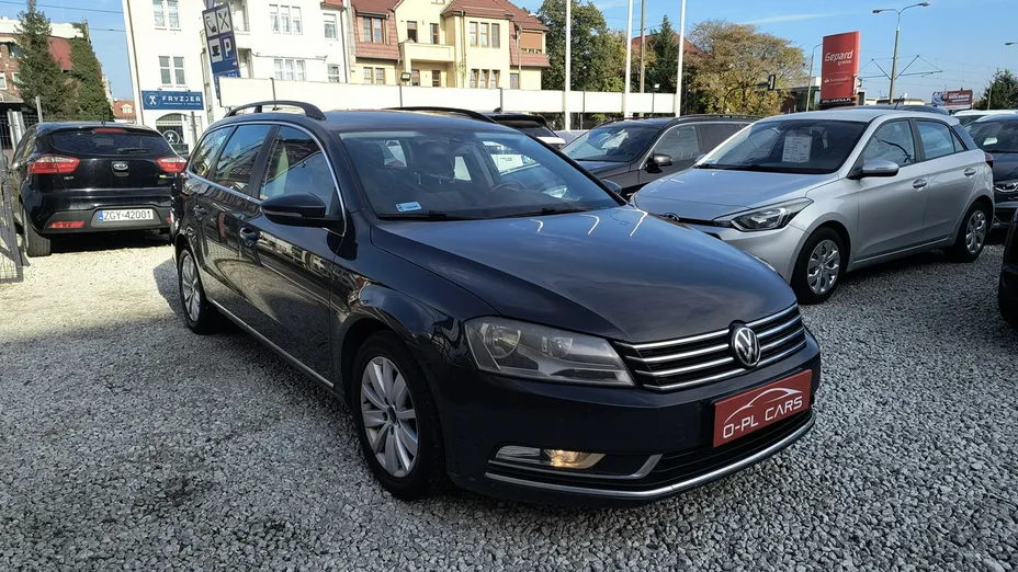 VOLKSWAGEN Passat -