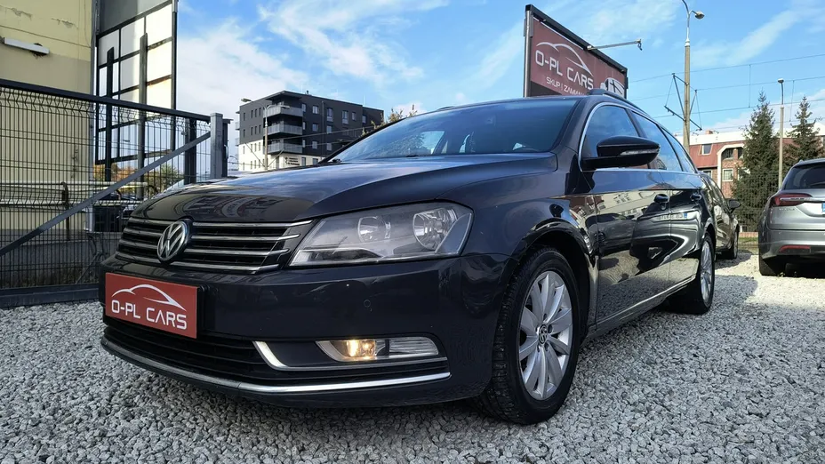 VOLKSWAGEN Passat -