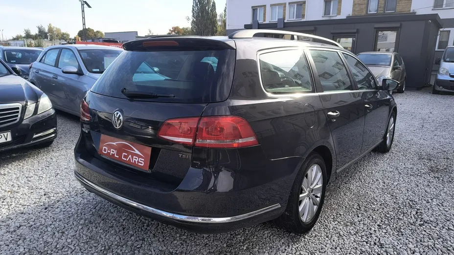 VOLKSWAGEN Passat -