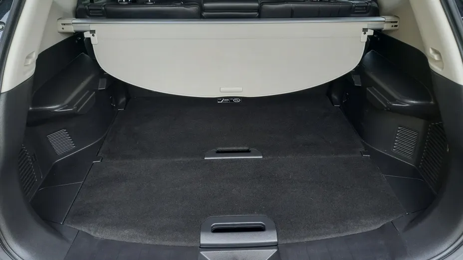 NISSAN X-Trail -