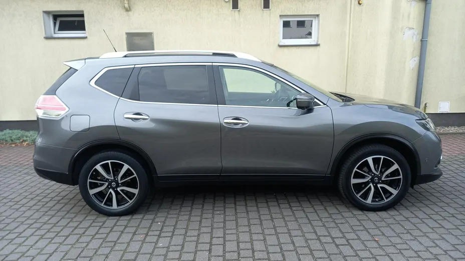 NISSAN X-Trail -