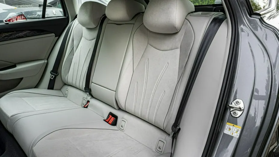 VOLKSWAGEN Passat -
