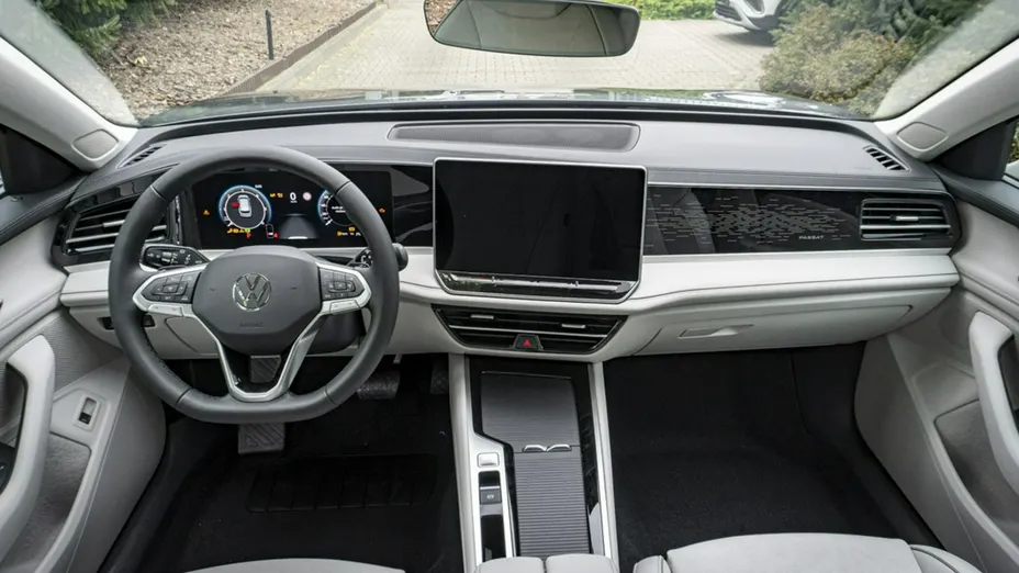 VOLKSWAGEN Passat -