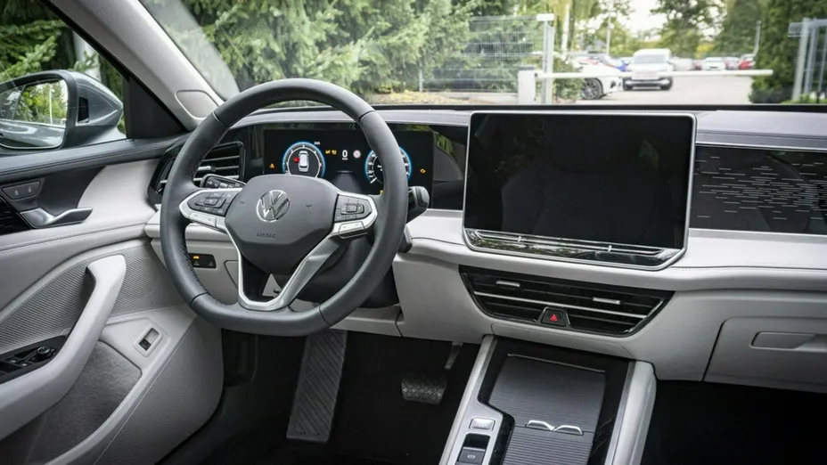 VOLKSWAGEN Passat -