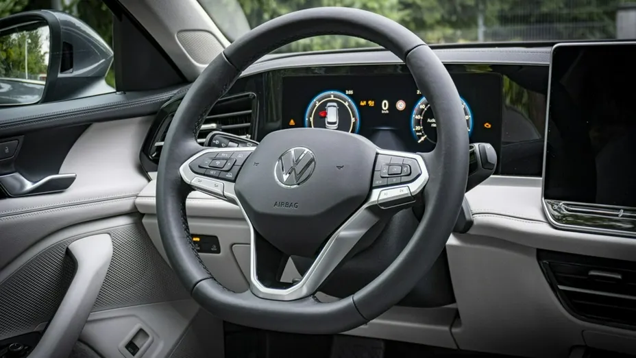 VOLKSWAGEN Passat -