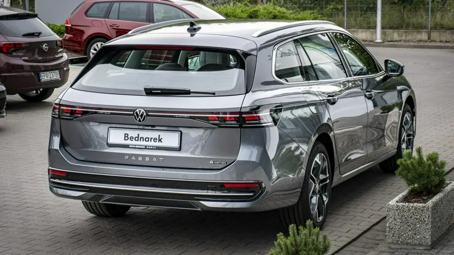 VOLKSWAGEN Passat -